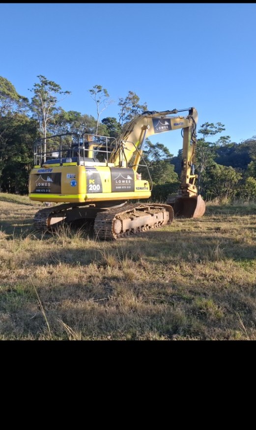 Lowes Earthmoving Komatsu PC200 excavator on a Northern Rivers NSW property